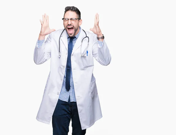 Guapo Joven Médico Sobre Fondo Aislado Celebrando Loco Loco Por — Foto de Stock