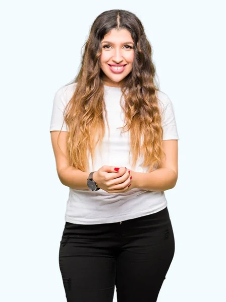 Jovem Mulher Bonita Vestindo Shirt Branca Casual Mãos Juntas Dedos — Fotografia de Stock