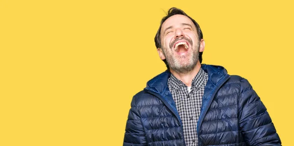 Homem Bonito Meia Idade Usando Casaco Inverno Sorrindo Rindo Forte — Fotografia de Stock