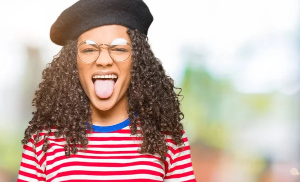 Young Beautiful Woman Curly Hair Wearing Glasses Fashion Beret Sticking — Stock Photo, Image