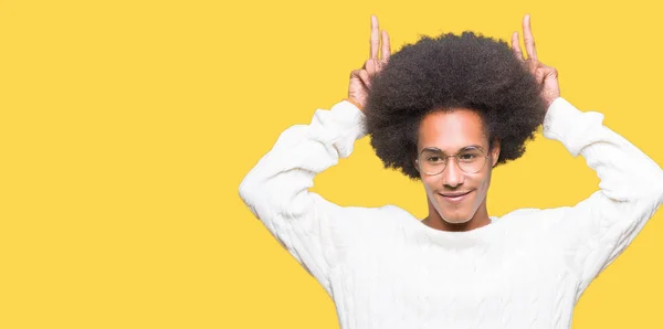 Young African American Man Afro Hair Wearing Glasses Posing Funny — Stock Photo, Image