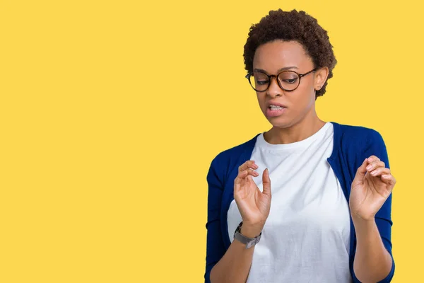 Giovane Bella Donna Afroamericana Con Gli Occhiali Sfondo Isolato Espressione — Foto Stock