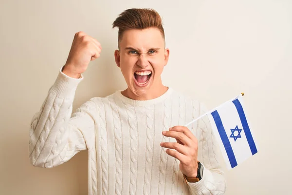 Ung Stilig Man Holding Israel Israeliska Flaggan Över Isolerad Vit — Stockfoto