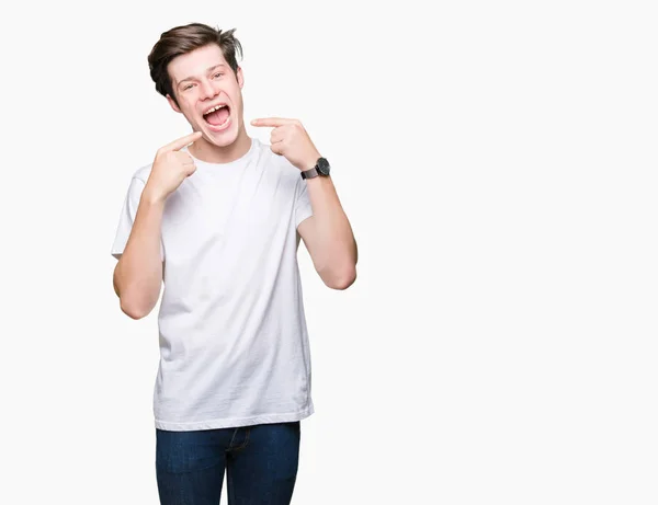 Homem Bonito Jovem Vestindo Casual Shirt Branca Sobre Fundo Isolado — Fotografia de Stock