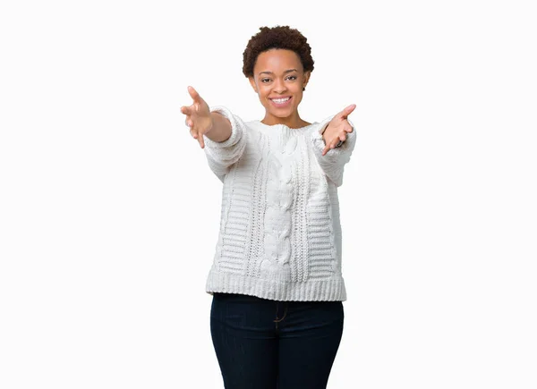 Linda Jovem Afro Americana Vestindo Suéter Sobre Fundo Isolado Olhando — Fotografia de Stock