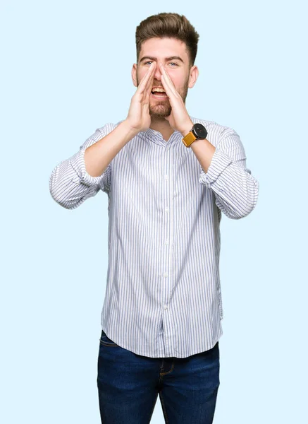 Jeune Homme Beau Criant Colère Haute Voix Avec Les Mains — Photo