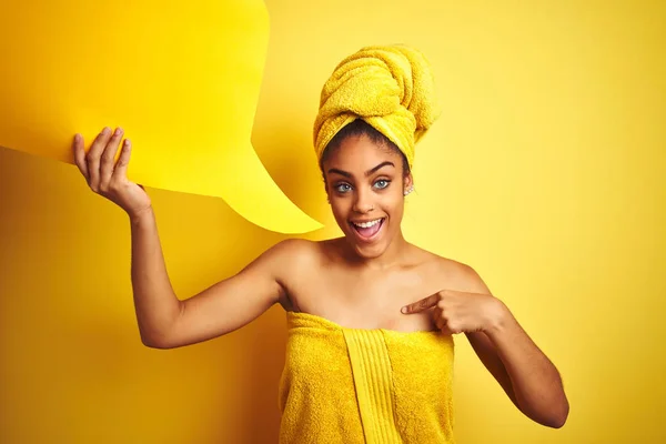 Afro Woman Wearing Towel Shower Holding Speech Bubble Isolated Yellow — Stock Photo, Image