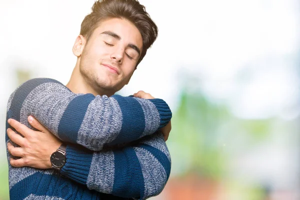 Jonge Knappe Man Geïsoleerde Achtergrond Knuffelen Zich Gelukkig Positief Zeker — Stockfoto