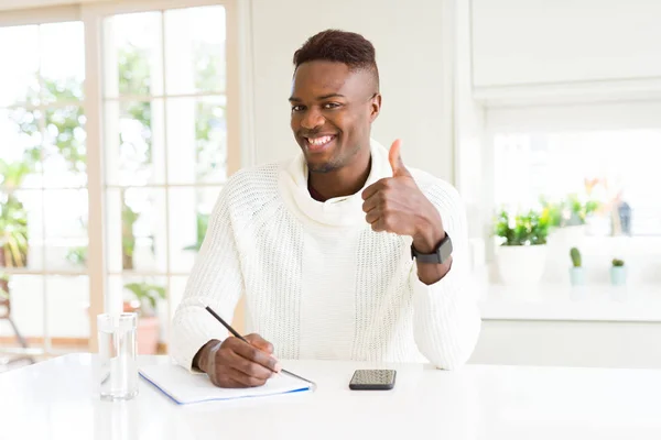 Africano Americano Estudante Homem Escrevendo Papel Usando Lápis Feliz Com — Fotografia de Stock