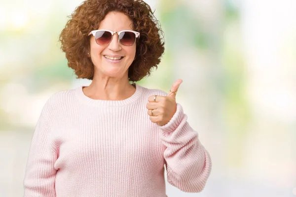 Beautiful Middle Ager Senior Woman Wearing Pink Sweater Sunglasses Isolated — Stock Photo, Image