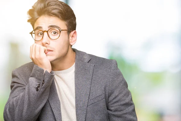 Giovane Uomo Affari Indossa Occhiali Sfondo Isolato Cercando Stressato Nervoso — Foto Stock