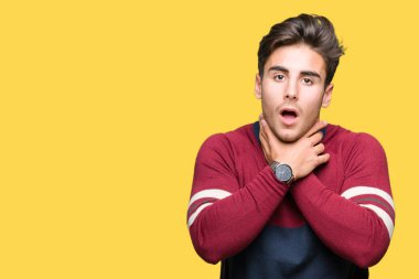 Genç yakışıklı adam üzerinde arka plan bağırarak izole ve çünkü boğmak acı kendi ellerimle öldürürüm. Sağlık sorunu. Yaralarından ve intihar kavramı.