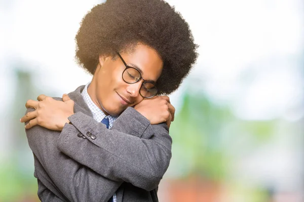 Young African American Business Man Afro Hair Wearing Glasses Hugging — Stock Photo, Image