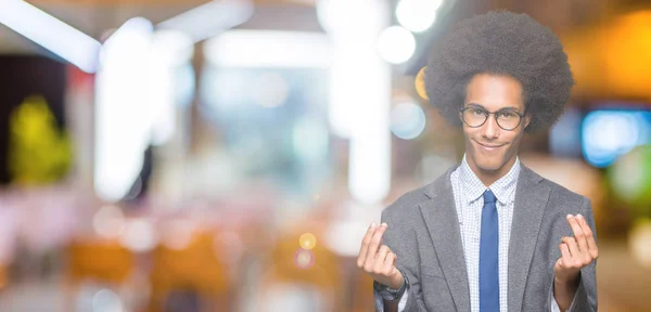 Młody Afryki Amerykański Biznes Człowiek Afro Włosów Okularach Robi Pieniądze — Zdjęcie stockowe