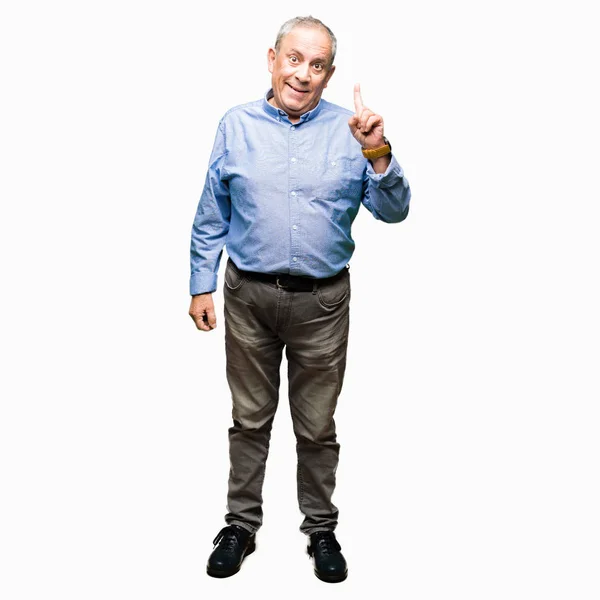 Homme Affaires Sénior Beau Portant Une Chemise Élégante Pointant Doigt — Photo