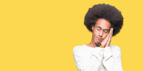 Afrikalı Amerikalı Genç Afro Saçlı Gözlüklü Uyku Yorgun Hayal Eller — Stok fotoğraf