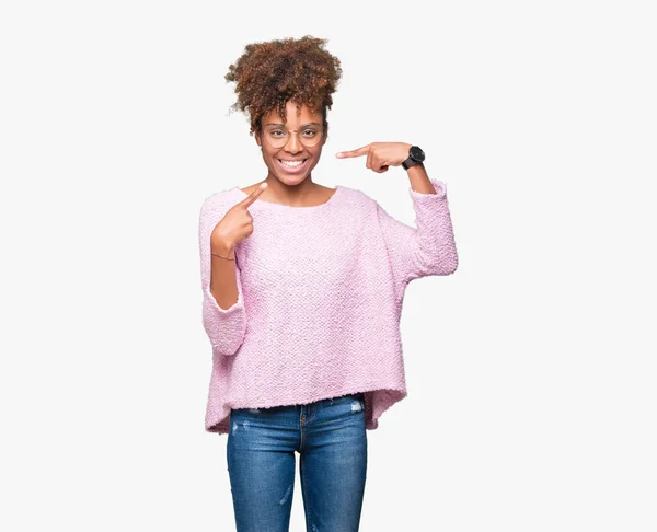 Beautiful Young African American Woman Wearing Glasses Isolated Background Smiling — Stock Photo, Image