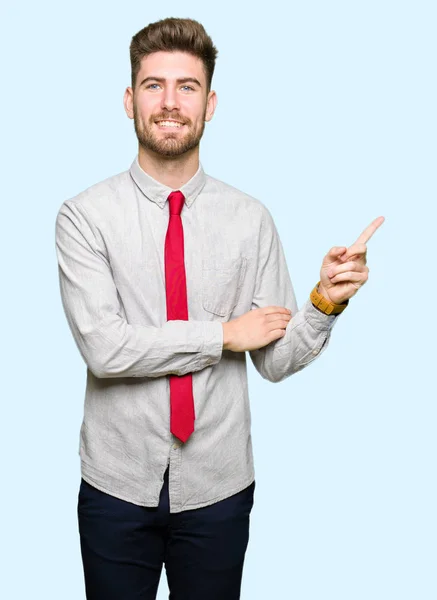 Joven Hombre Negocios Guapo Con Una Gran Sonrisa Cara Apuntando —  Fotos de Stock