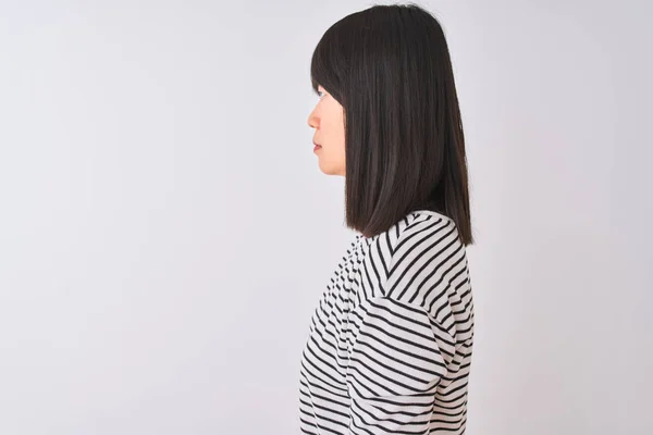 Ung Vacker Kinesisk Kvinna Klädd Svart Randig Shirt Över Isolerad — Stockfoto