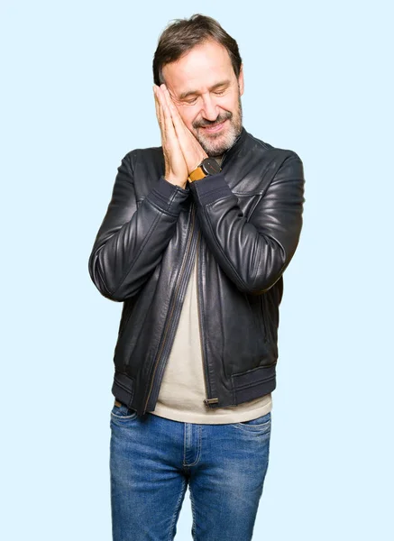 Hombre Guapo Mediana Edad Con Chaqueta Cuero Negro Durmiendo Cansado —  Fotos de Stock