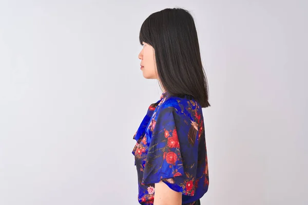 Young Beautiful Chinese Woman Wearing Summer Floral Shirt Isolated White — Stock Photo, Image