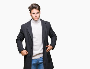 Genç zarif giyen kış ceket sorunu nedeniyle izole arka plan şüpheci ve sinir, papatyanın üzgün üzerinde adam. Negatif kişi.