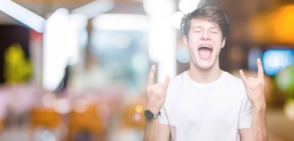 Young Handsome Man Wearing Casual White Shirt Isolated Background Shouting — Stock Photo, Image