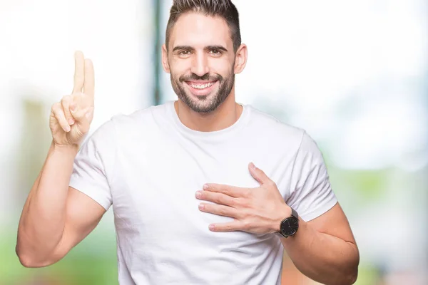 Hombre Guapo Con Camiseta Blanca Sobre Fondo Aire Libre Jurando — Foto de Stock