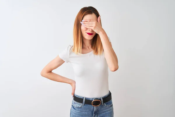 Beautiful Redhead Woman Wearing Casual Shirt Standing Isolated White Background — Stock Photo, Image