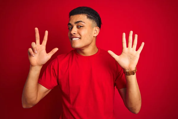 Young Brazilian Man Wearing Shirt Standing Isolated Red Background Showing — Stock Photo, Image