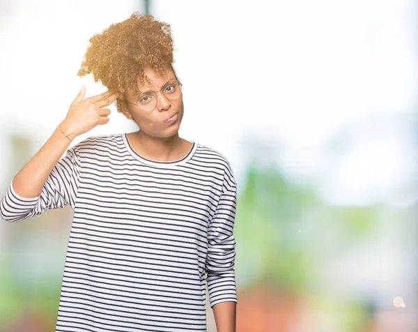 Hermosa Mujer Afroamericana Joven Con Gafas Sobre Fondo Aislado Disparos — Foto de Stock