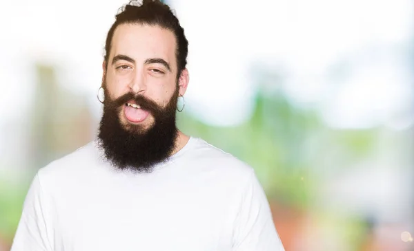 Homem Jovem Hipster Com Cabelos Longos Barba Vestindo Casual Shirt — Fotografia de Stock