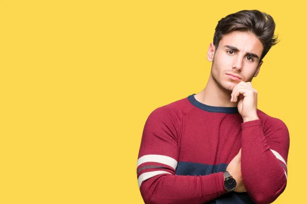 Jovem Homem Bonito Sobre Fundo Isolado Com Mão Queixo Pensando — Fotografia de Stock