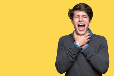 Genç yakışıklı zarif adam üzerinde arka plan bağırarak izole ve çünkü boğmak acı kendi ellerimle öldürürüm. Sağlık sorunu. Yaralarından ve intihar kavramı.