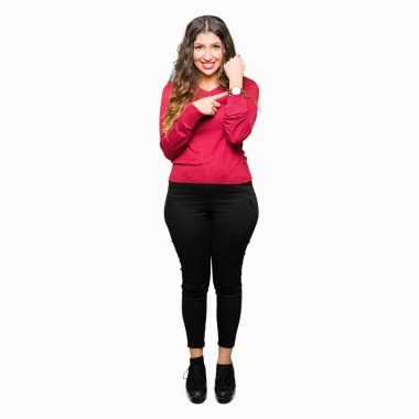 Acele işaretleme izlemek için zaman, sabırsızlık, üzgün ve kızgın son tarih gecikme için kırmızı kazak giyen genç güzel kadın