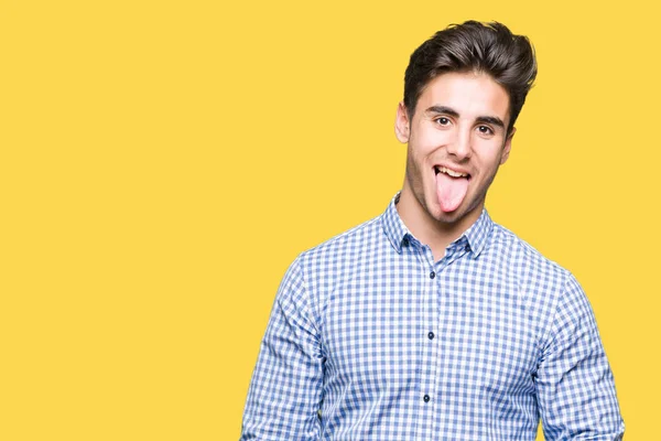 Genç Yakışıklı Adamı Dilini Izole Arka Plan Üzerinde Out Komik — Stok fotoğraf