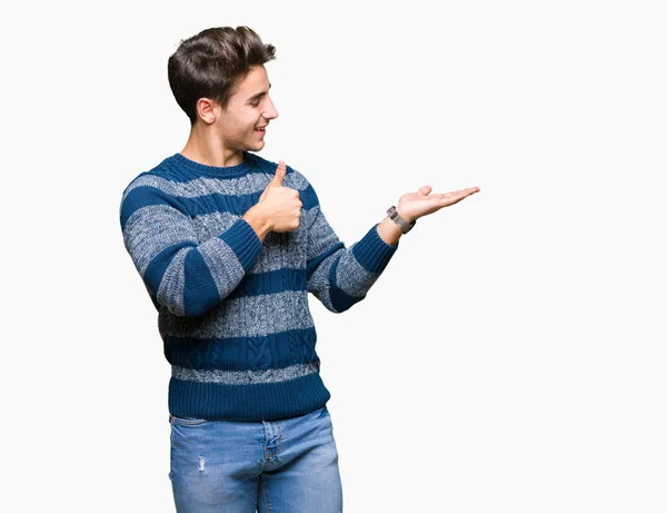 Joven Hombre Guapo Sobre Fondo Aislado Mostrando Palma Mano Haciendo —  Fotos de Stock