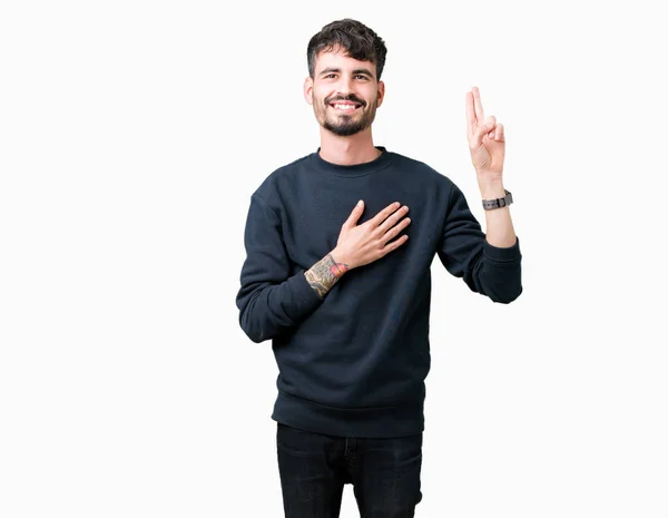 Joven Hombre Guapo Sobre Fondo Aislado Juramento Con Mano Pecho — Foto de Stock