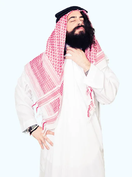 Arabischer Geschäftsmann Mit Langen Haaren Der Einen Traditionellen Keffiyeh Schal — Stockfoto