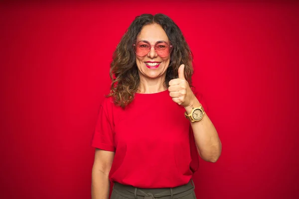 Femme Âgée Moyen Âge Portant Des Lunettes Mignonnes Forme Coeur — Photo