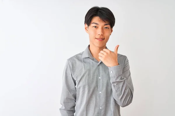 Hombre Negocios Chino Con Camisa Elegante Pie Sobre Fondo Blanco —  Fotos de Stock