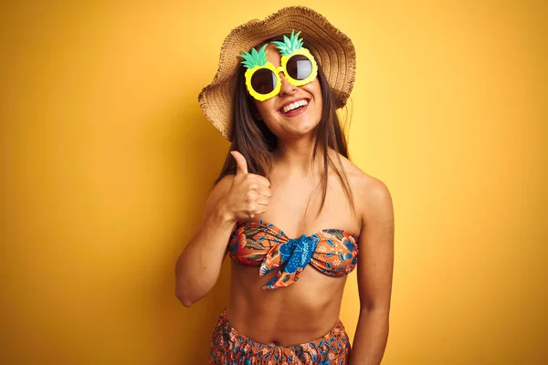 Woman Vacation Wearing Bikini Pineapple Sunglasses Isolated Yellow Background Doing — Stock Photo, Image