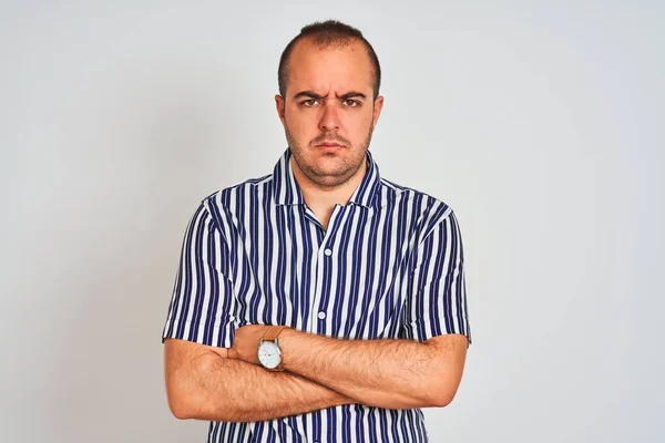 Hombre Joven Con Camisa Rayas Azules Pie Sobre Fondo Blanco —  Fotos de Stock