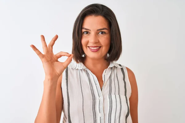 Jonge Mooie Vrouw Het Dragen Van Casual Gestreepte Shirt Staande — Stockfoto