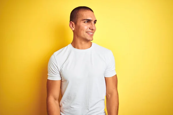 Young Caucasian Man Wearing Casual White Shirt Yellow Isolated Background — Stock Photo, Image