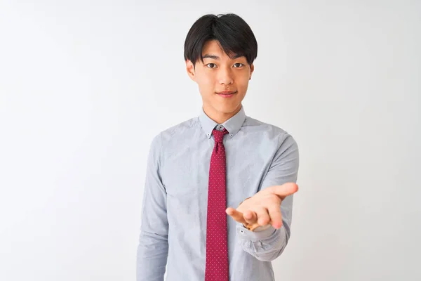 Empresário Chinês Vestindo Gravata Elegante Sobre Fundo Branco Isolado Sorrindo — Fotografia de Stock