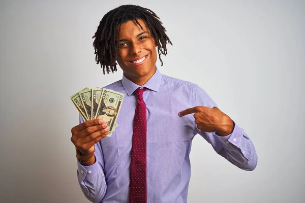 Afro Amerikaanse Zakenman Met Dreadlocks Houden Dollars Geïsoleerde Witte Achtergrond — Stockfoto