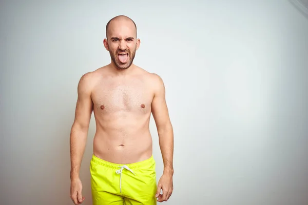Joven Hombre Sin Camisa Vacaciones Con Traje Baño Amarillo Sobre — Foto de Stock