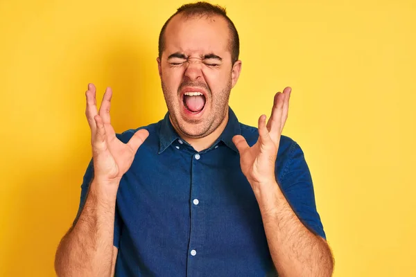 Giovane Uomo Che Indossa Camicia Casual Denim Piedi Sopra Isolato — Foto Stock