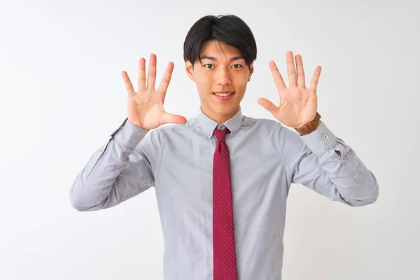 Empresário Chinês Vestindo Gravata Elegante Sobre Fundo Branco Isolado Mostrando — Fotografia de Stock